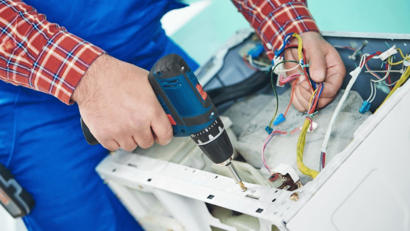Yunusemre Liebherr servisi orijinal yedek parça kullanımı